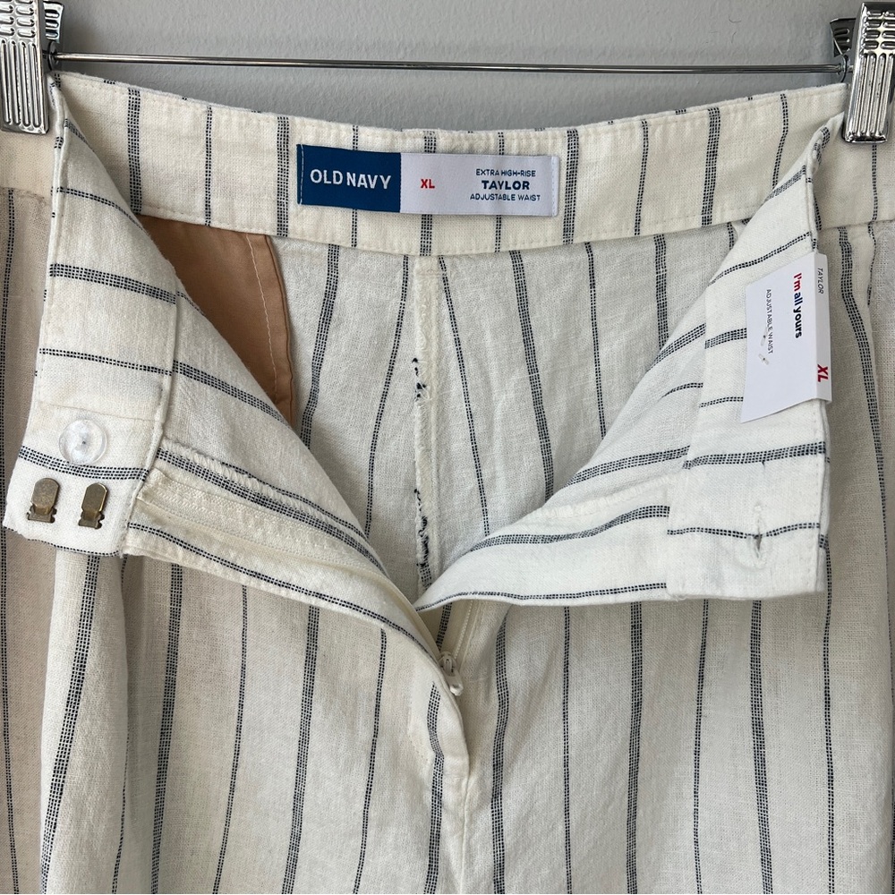 Old Navy Extra High-Waisted Taylor Trouser
Shorts XL - Picture 8 of 10